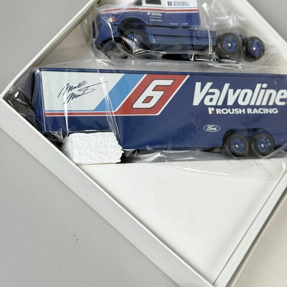 Vintage Nascar Mike Martin Valvoline Roush Racing #6 Semi Truck 1:64 Diecast - Picture 3 of 7